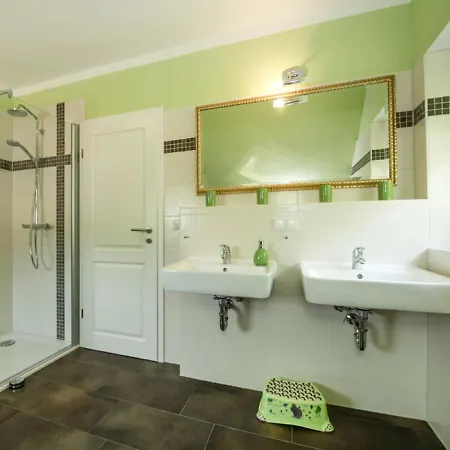 Haus Nele بيت للعطل Sellin (Rugen)